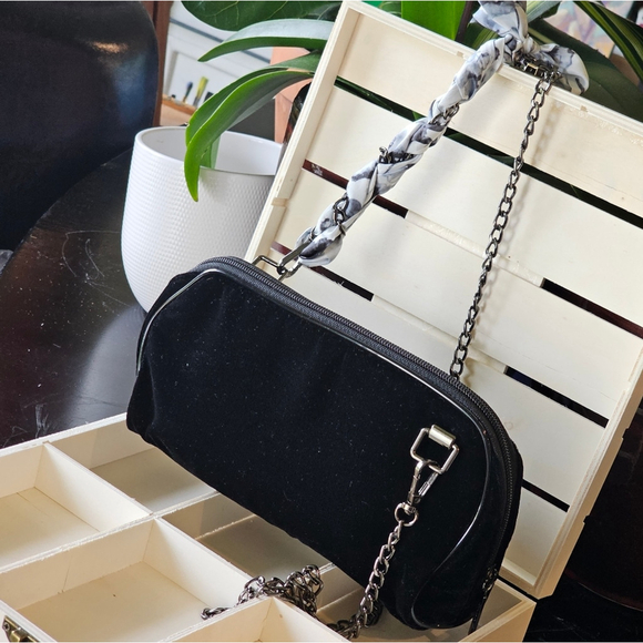 CHANEL Black Velvet Clutch W/Crossbody Chain & Twilly Added - Picture 6 of 16
